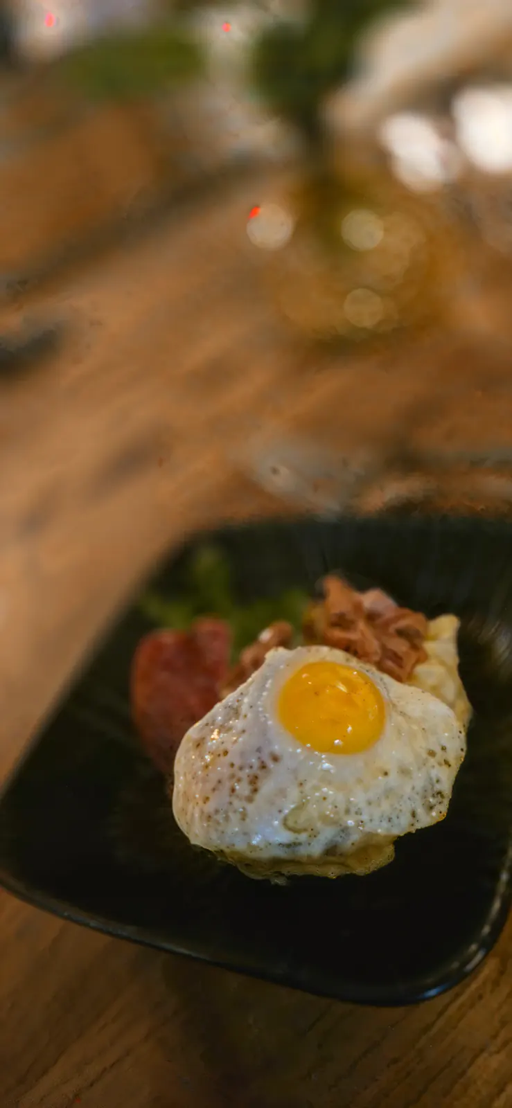 Tapa mit Spiegelei und Pulled Pork